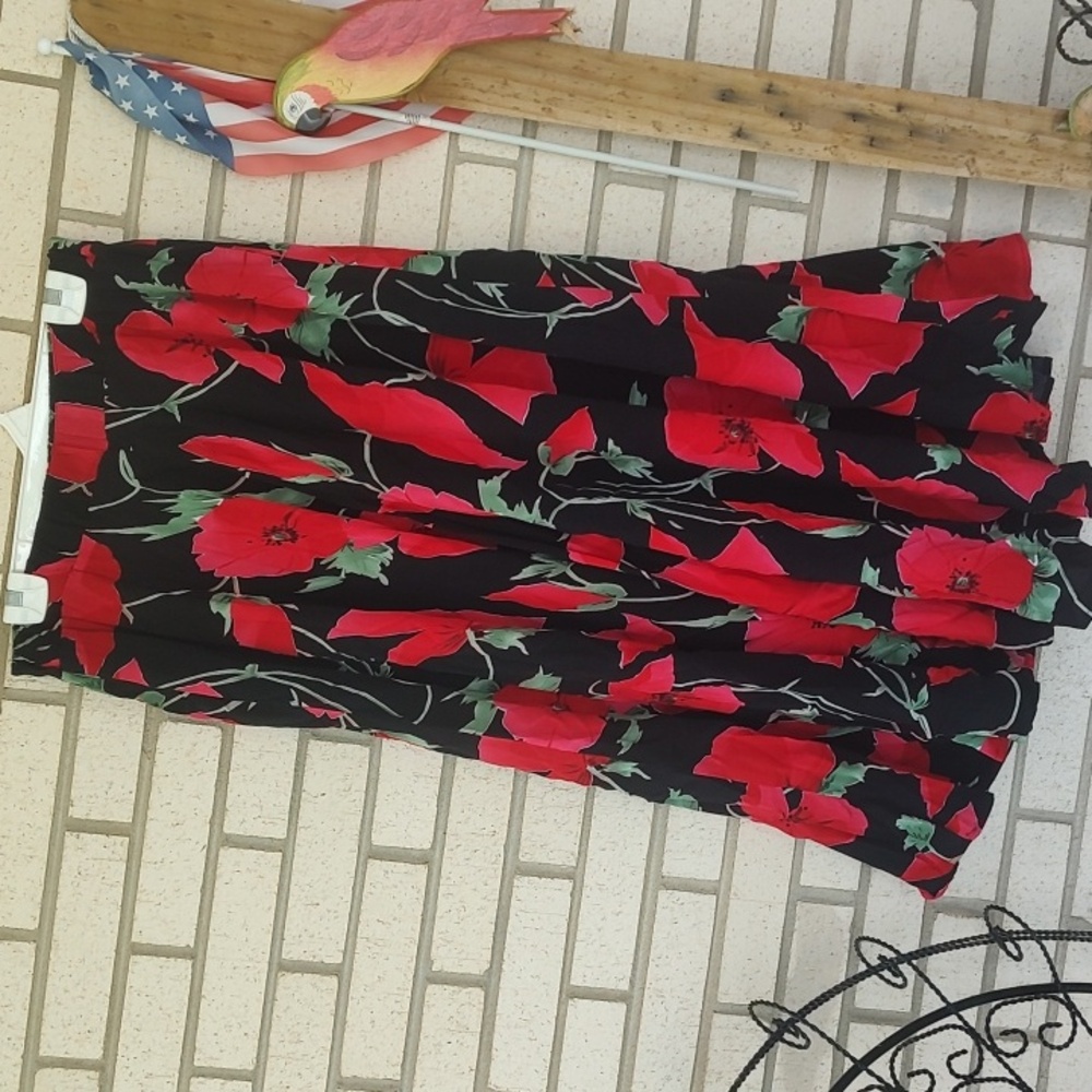 Black/Red Skirt